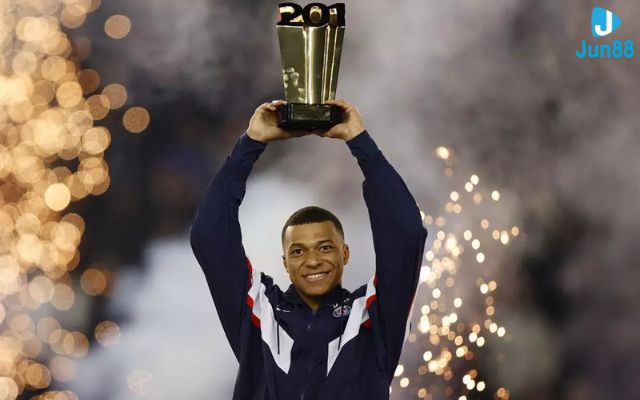 Hoàn cảnh gia đình của Mbappe