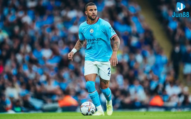 Kyle Walker - hậu vệ cánh phải tài năng của Man xanh