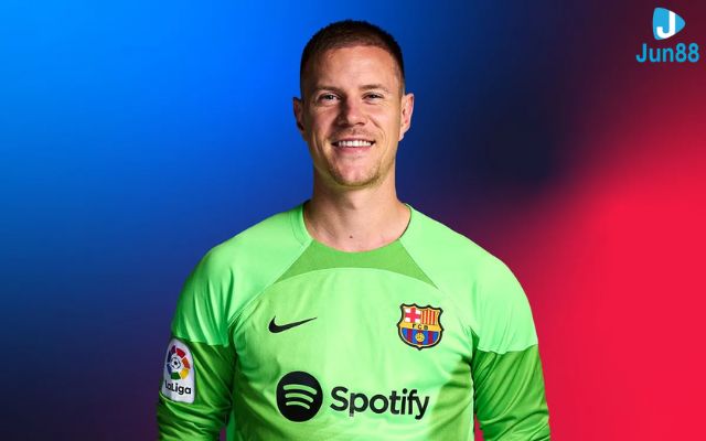 Ter Stegen chuyển đến Barcelona vào năm 2014