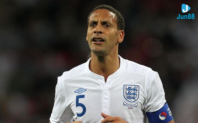 Rio Ferdinand thi đấu tại West Ham United