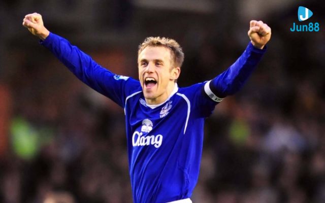 Hành trình sự nghiệp đầy ấn tượng của Philip Neville